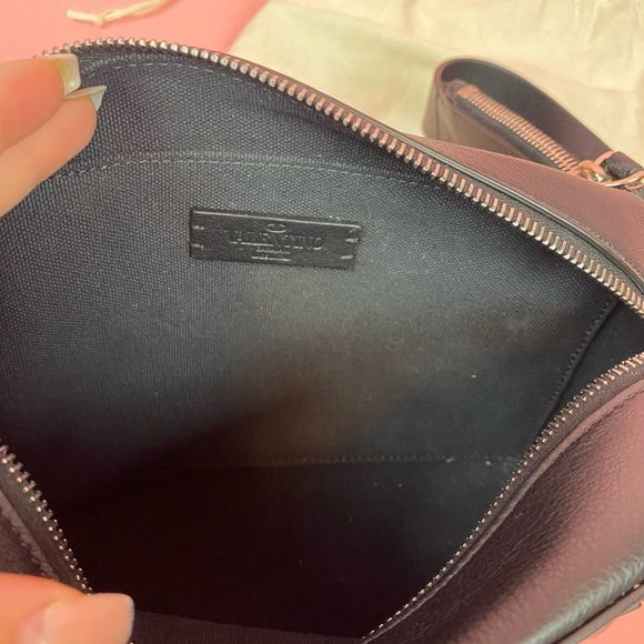 ❌SOLD❌ Valentino Bum Bag LIKE NEW! - Picture 12 of 14
